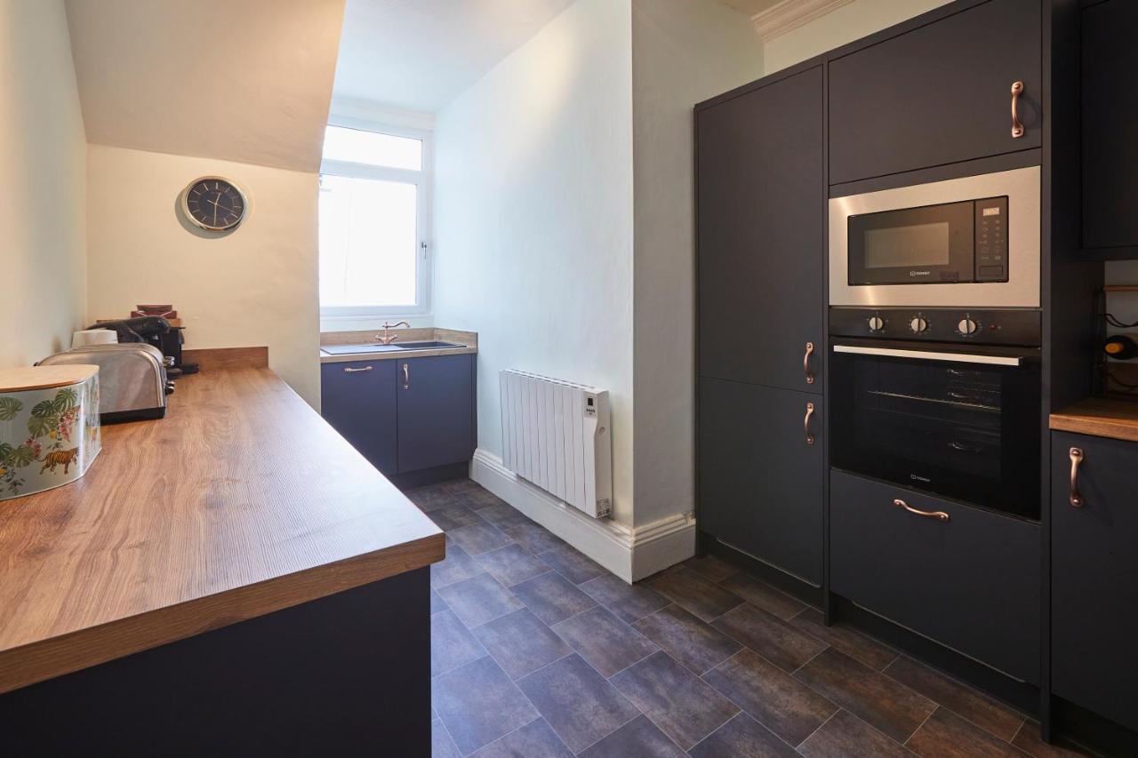 Host & Stay - The Garret Suite Whitby Eksteriør billede