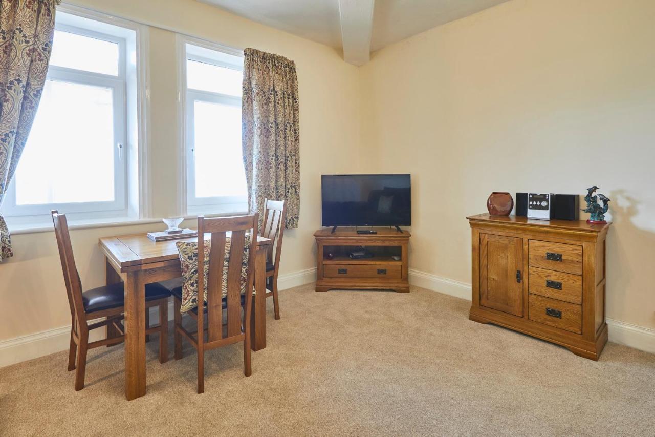 Host & Stay - The Garret Suite Whitby Eksteriør billede