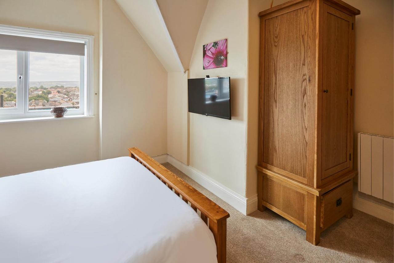 Host & Stay - The Garret Suite Whitby Eksteriør billede