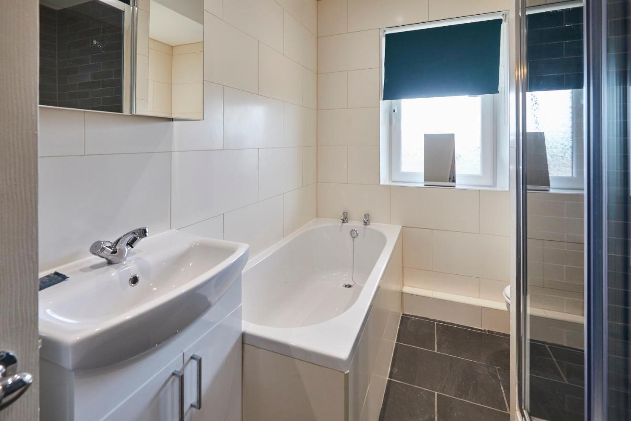 Host & Stay - The Garret Suite Whitby Eksteriør billede